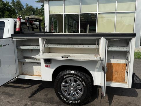 Used 2019 Chevrolet Silverado 2500 W/T w/ WT Convenience Package AWD/4WD image 13