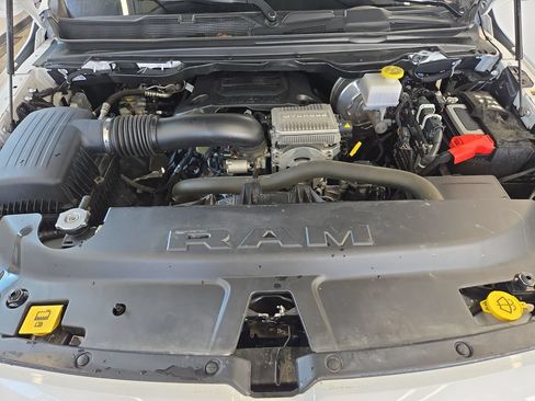 Used 2024 RAM 1500 Laramie AWD/4WD image 29