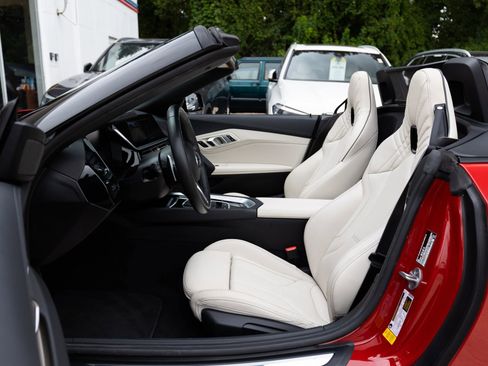 Used 2022 BMW Z4 sDrive30i w/ M Sport Package image 20