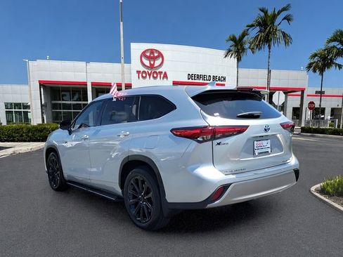 Used 2023 Toyota Highlander Platinum AWD/4WD image 3