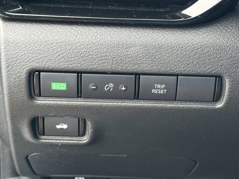 Certified 2022 Nissan Sentra SR image 23