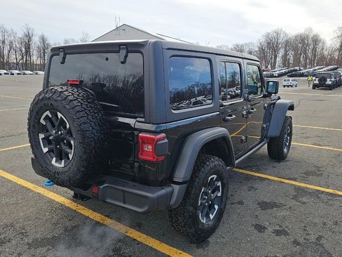 Used 2025 Jeep Wrangler Unlimited Rubicon 4xe w/ Convenience Group AWD/4WD image 4