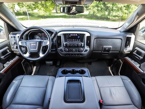 Used 2017 GMC Sierra 1500 SLT w/ SLT Preferred Package AWD/4WD image 2