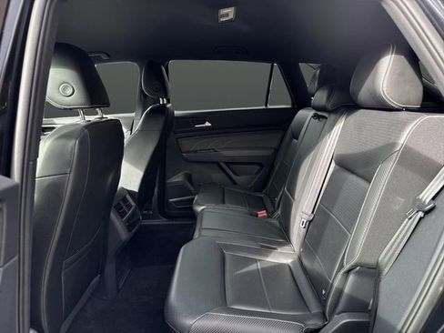 Used 2022 Volkswagen Atlas Cross Sport SE image 26