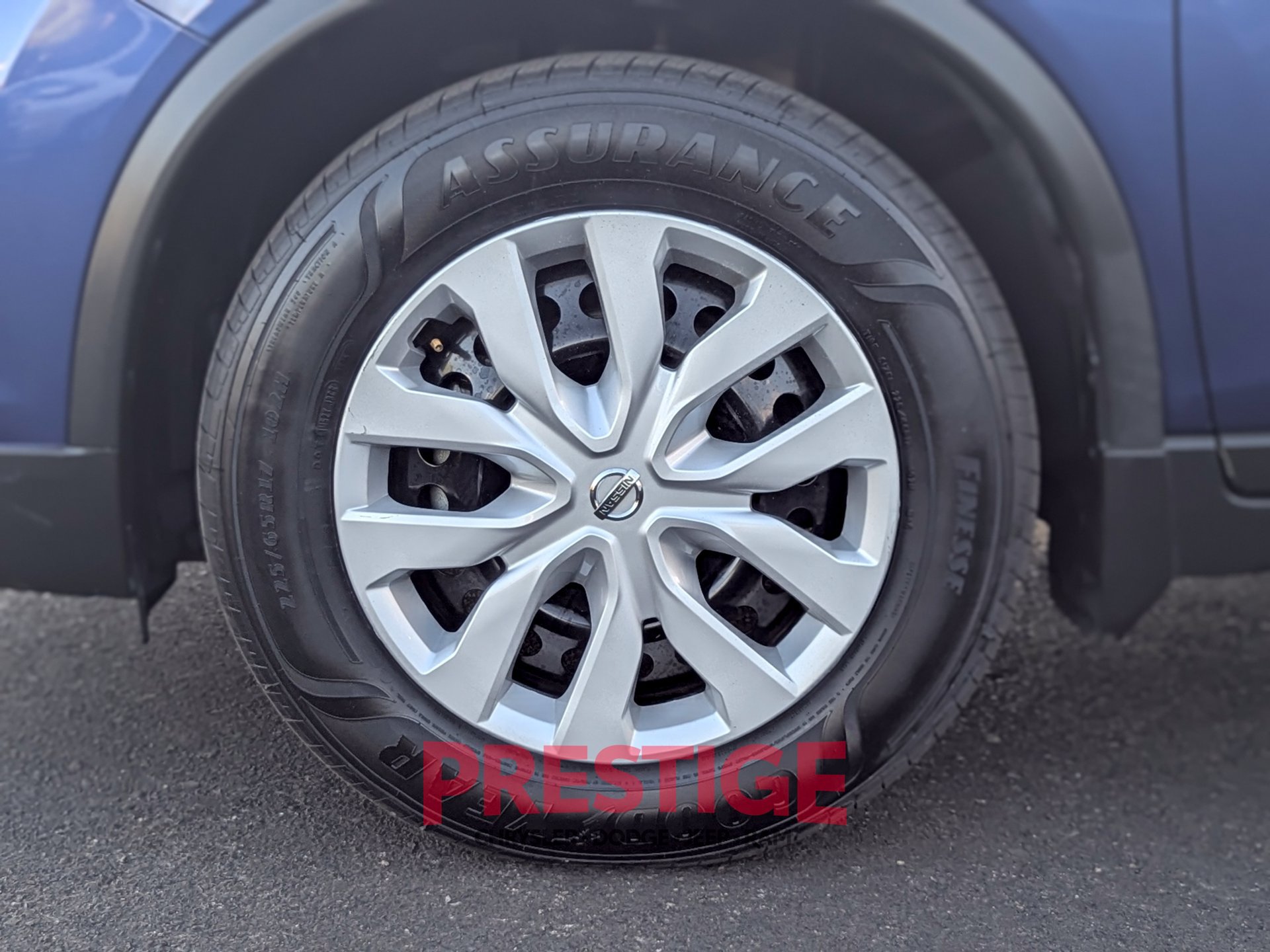 Used 2020 Nissan Rogue S FWD image 11