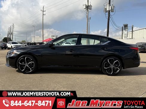 Used 2025 Nissan Altima 2.5 SR image 6