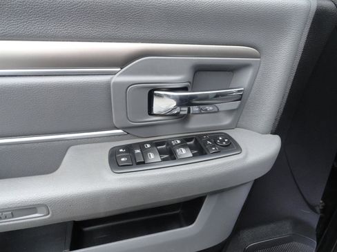 Used 2017 RAM 3500 Big Horn w/ Sport Appearance Group image 10