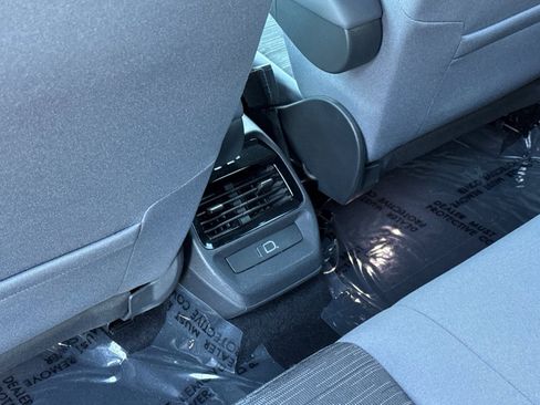 Used 2022 Volkswagen ID.4 Pro image 14