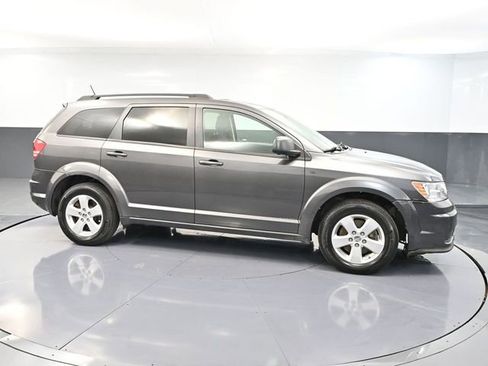 Used 2016 Dodge Journey SE w/ Flexible Seating Group image 3