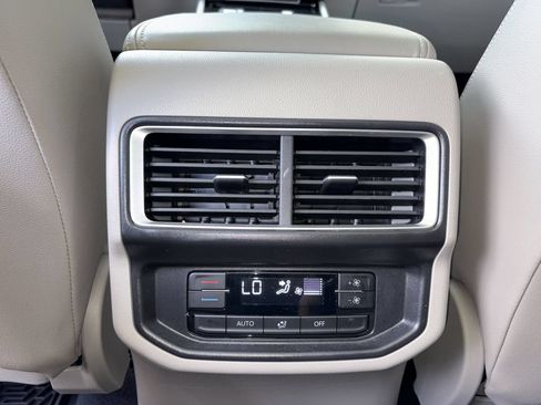 Certified 2026 Volkswagen Atlas SE w/ Panoramic Sunroof Package FWD image 21