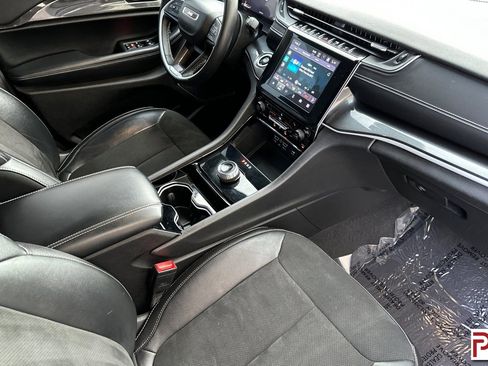 Used 2022 Jeep Grand Cherokee L Laredo image 21