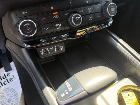 Used 2022 Dodge Durango GT AWD/4WD image 34