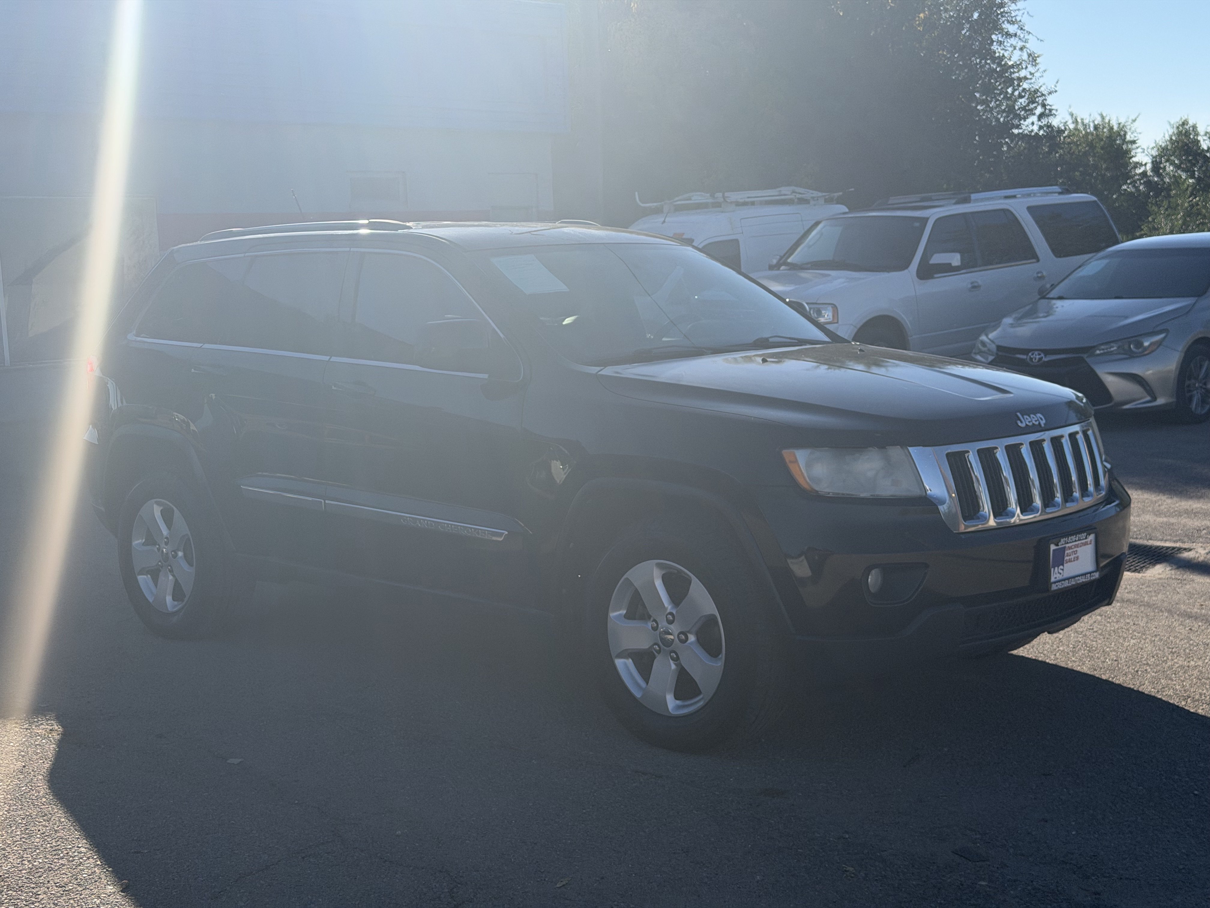 Used 2012 Jeep Grand Cherokee Laredo AWD/4WD image 8