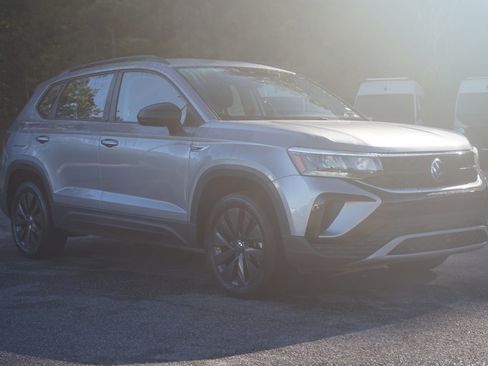 Used 2024 Volkswagen Taos S image 12