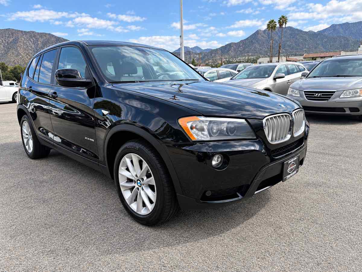 Used 2013 BMW X3 xDrive28i w/ Premium Pkg AWD/4WD image 1