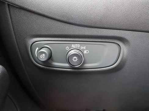 Used 2023 Chevrolet Equinox LT image 13