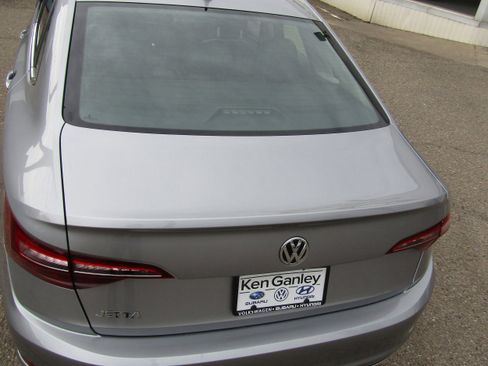 Used 2020 Volkswagen Jetta SEL Premium image 10