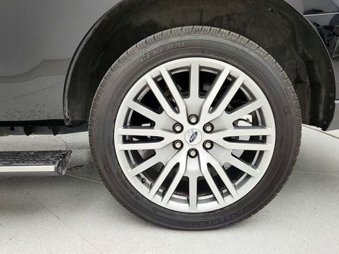 Used 2023 Ford Expedition Limited image 9