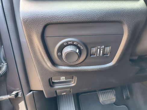 Used 2024 Jeep Grand Cherokee L Laredo image 17