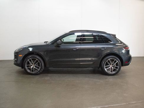 New 2026 Porsche Macan image 2