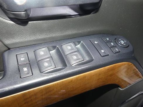 Used 2018 Chevrolet Silverado 1500 LTZ AWD/4WD image 19