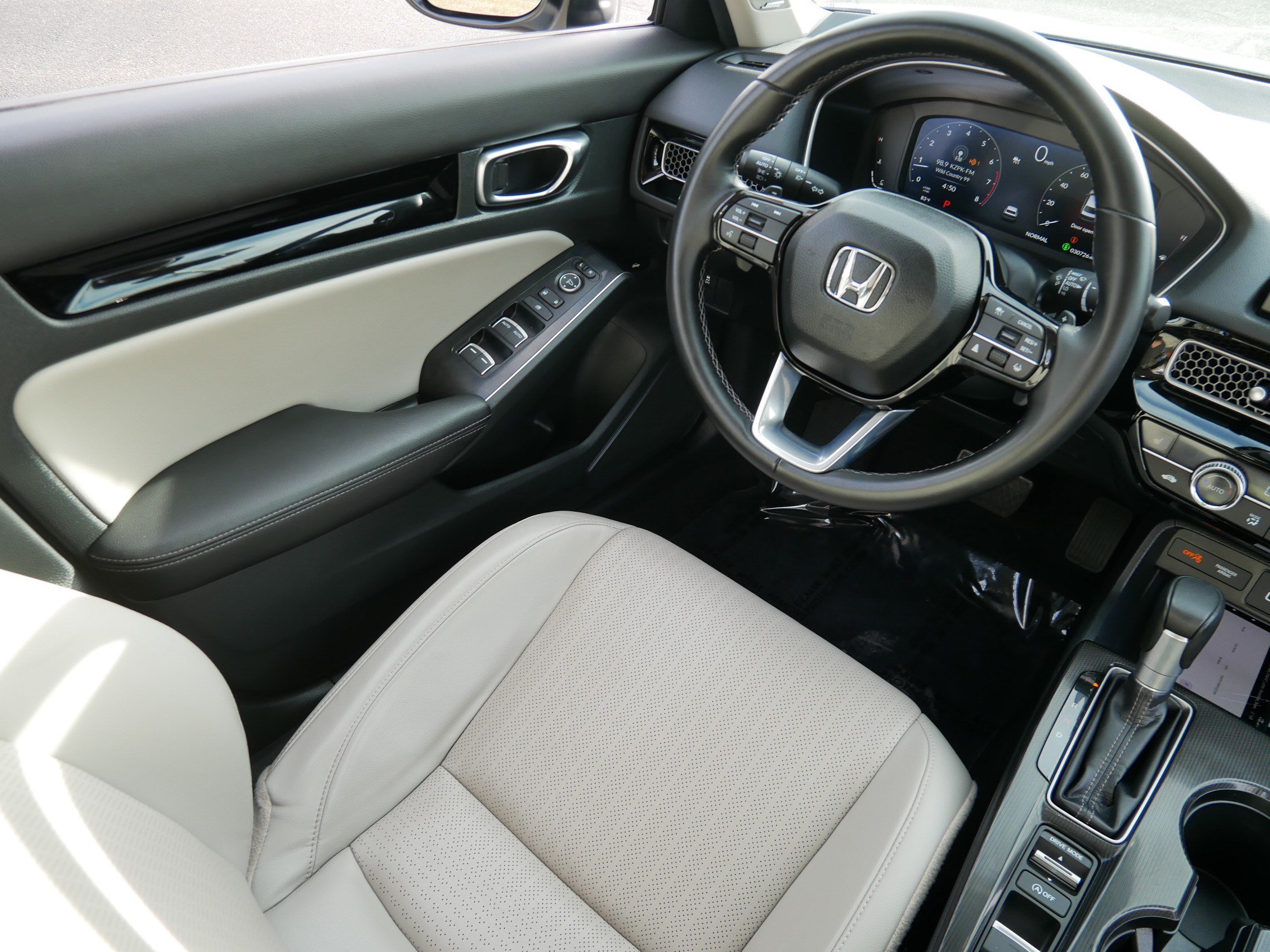 Used 2024 Honda Civic Touring image 9