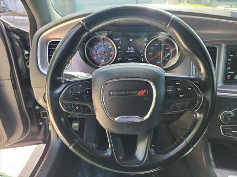 Used 2022 Dodge Charger SXT RWD image 18