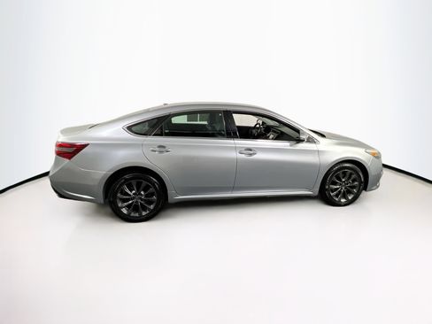 Used 2017 Toyota Avalon XLE image 4