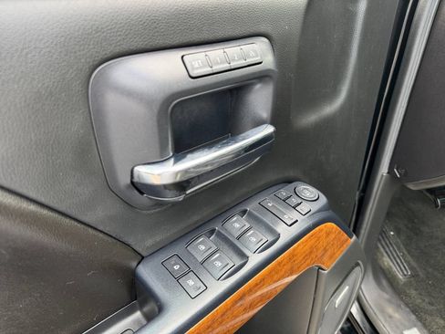 Used 2017 Chevrolet Silverado 1500 High Country AWD/4WD image 19