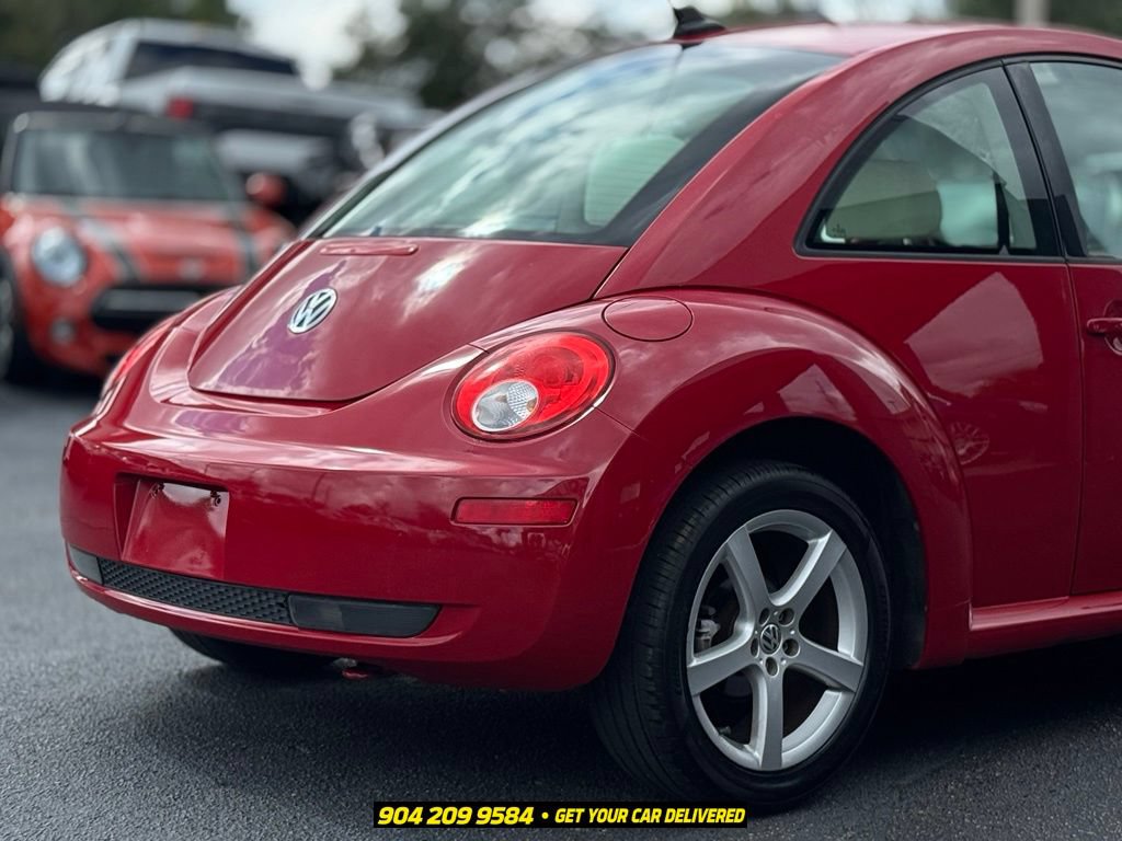 Used 2010 Volkswagen Beetle Coupe FWD image 7
