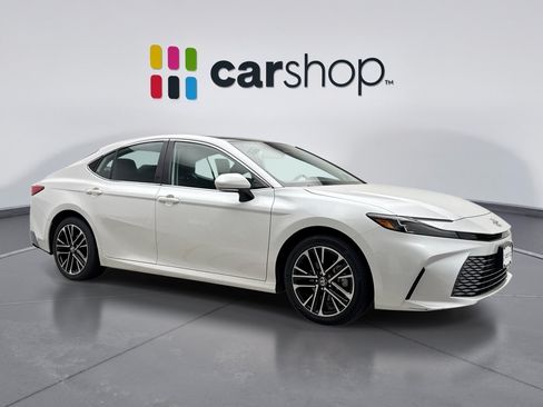 Used 2025 Toyota Camry XLE w/ Premium Package AWD/4WD image 7