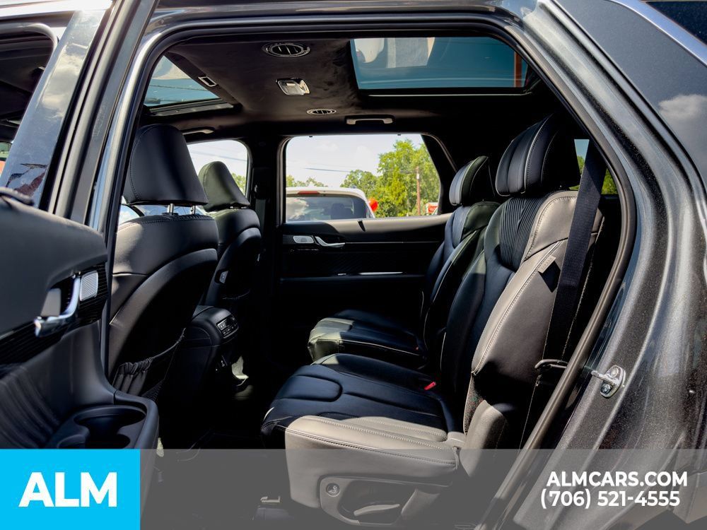 Used 2025 Hyundai Palisade Calligraphy FWD image 17