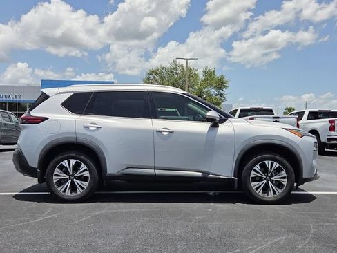 Used 2021 Nissan Rogue SV w/ Premium Package FWD image 7