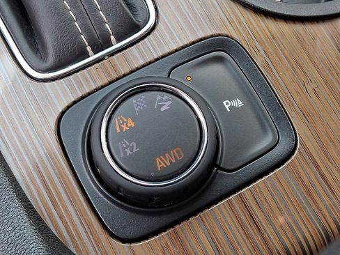 Used 2019 GMC Acadia SLE w/ Driver Alert Package I image 27