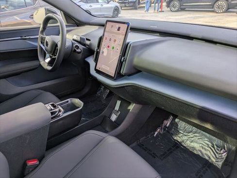 Used 2025 Volvo EX30 Ultra w/ Protection Package Premier image 24