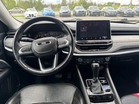 Used 2022 Jeep Compass Latitude w/ Sun and Sound Group AWD/4WD image 22