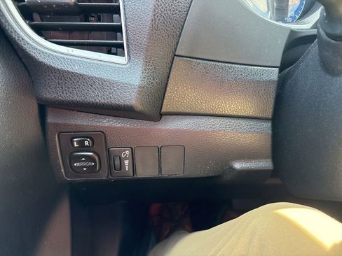 Used 2015 Toyota Corolla S FWD image 28