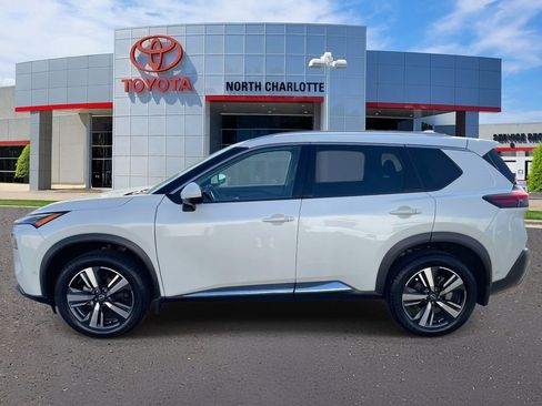 Used 2022 Nissan Rogue SL w/ SL Premium Package image 6