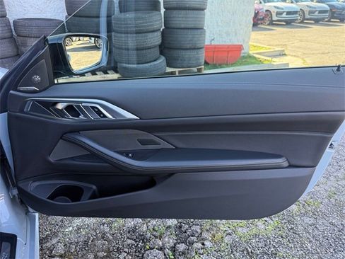 Used 2024 BMW M440i Convertible w/ Premium Package image 25