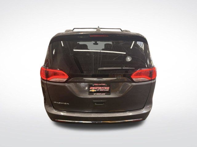 Used 2017 Chrysler Pacifica Touring-L Plus w/ Tire & Wheel Group FWD image 24