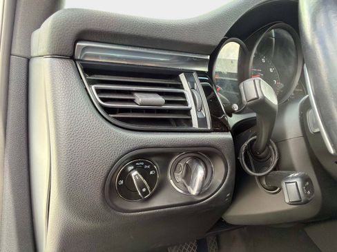 Used 2020 Porsche Macan Base image 48