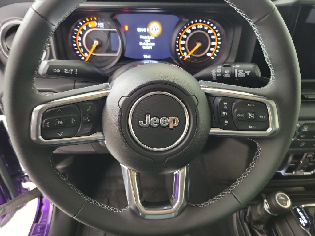New 2026 Jeep Wrangler Unlimited Sahara w/ Technology Group AWD/4WD image 15