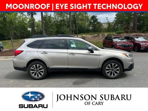 Used 2017 Subaru Outback 2.5i Limited AWD/4WD image 3