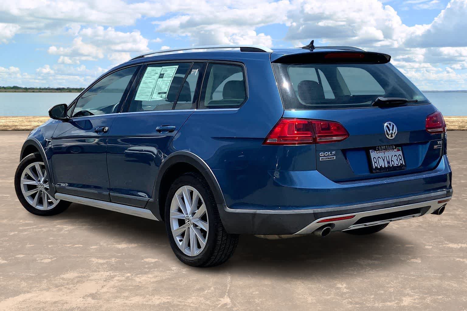 Used 2017 Volkswagen Golf Alltrack SE AWD/4WD image 4