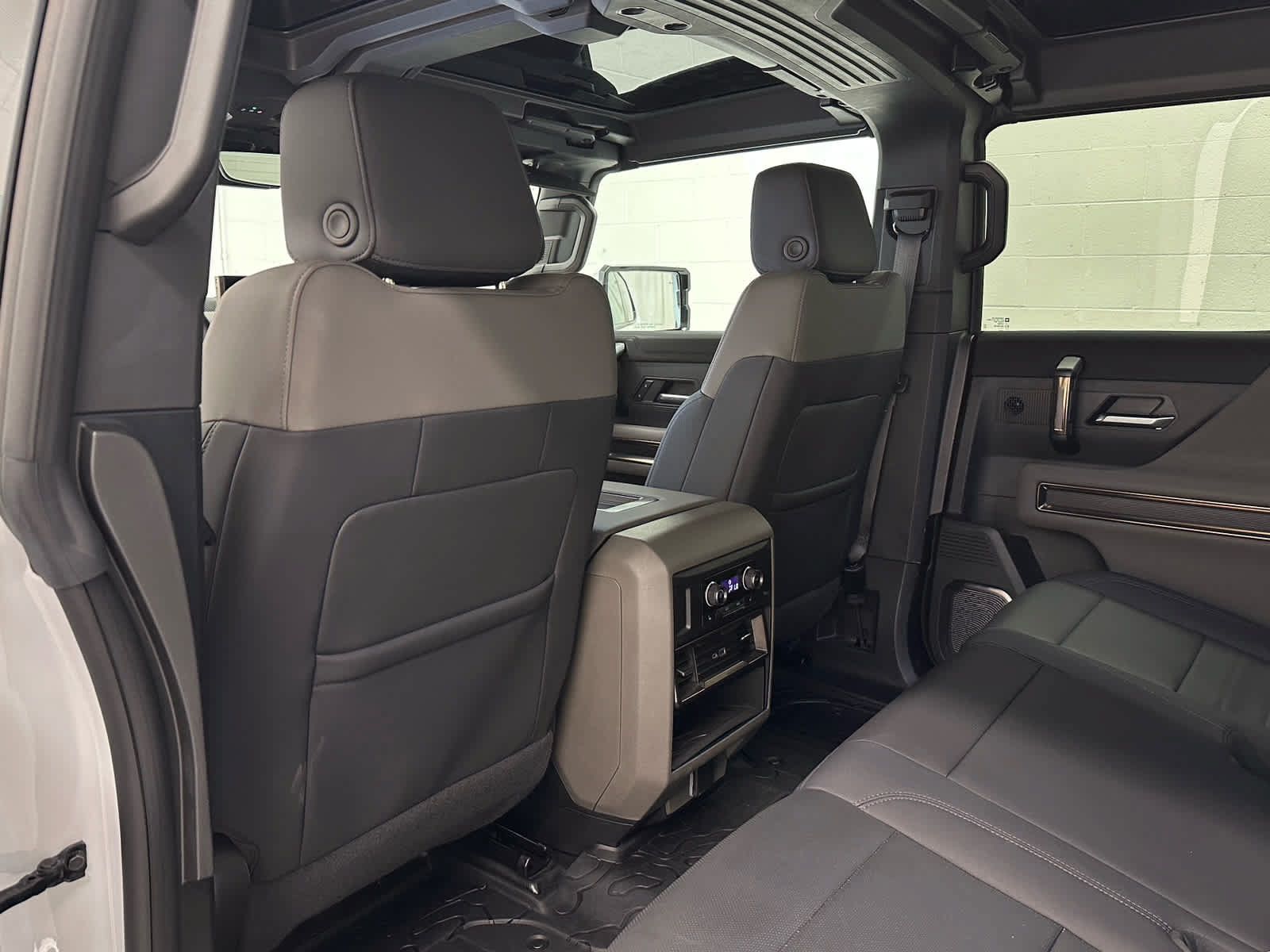 Used 2024 GMC Hummer EV 3X AWD/4WD image 14