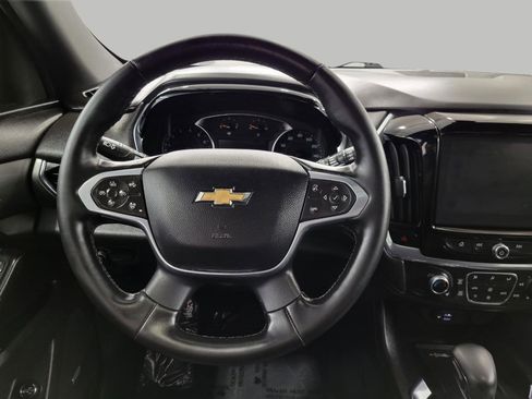 Used 2023 Chevrolet Traverse LT w/ LT Premium Package image 6
