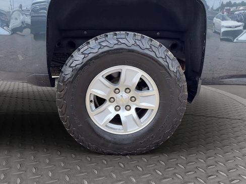 Used 2019 Chevrolet Silverado 1500 LT AWD/4WD image 30