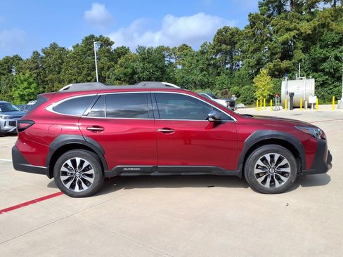 Used 2025 Subaru Outback Touring XT AWD/4WD image 4