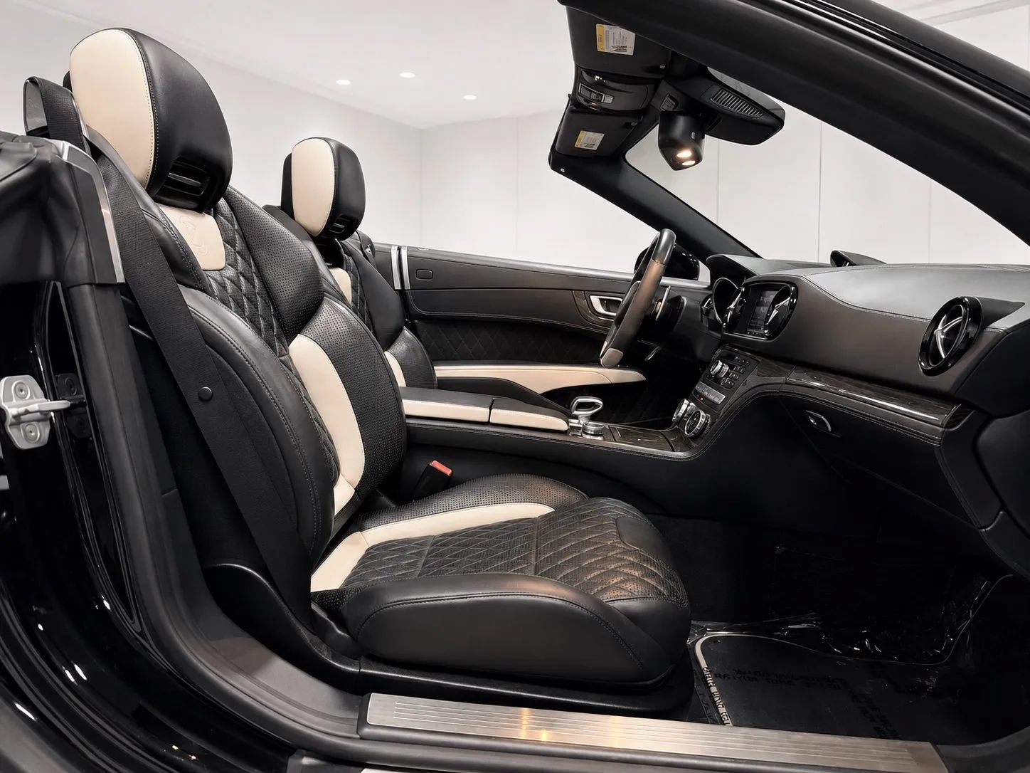 Used 2016 Mercedes-Benz SL 63 AMG image 18