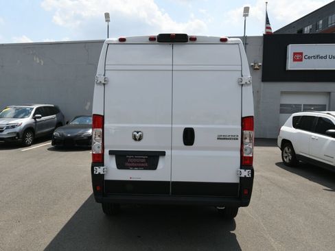 Used 2024 RAM ProMaster 2500 w/ Convenience Group FWD image 7